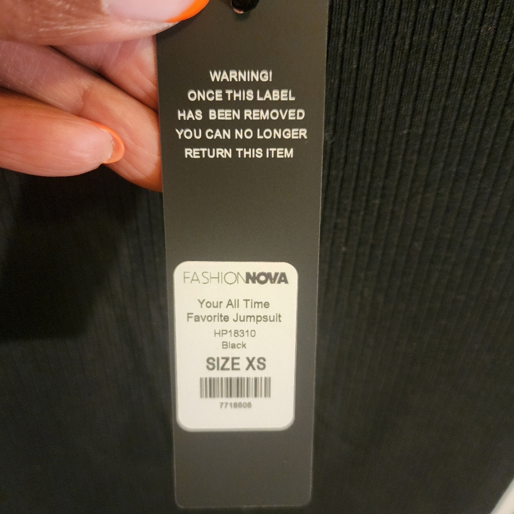 NWT Black Long Sleeve Bodysuit - Picture 3 of 4